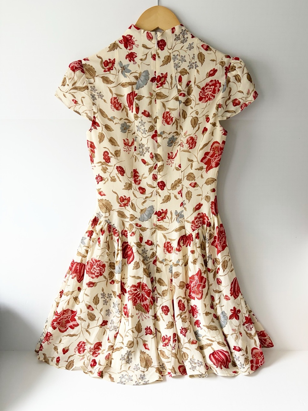 Reformation Maven Mini Dress Cream with Red Floral Print Size 0 - Picture 5 of 9